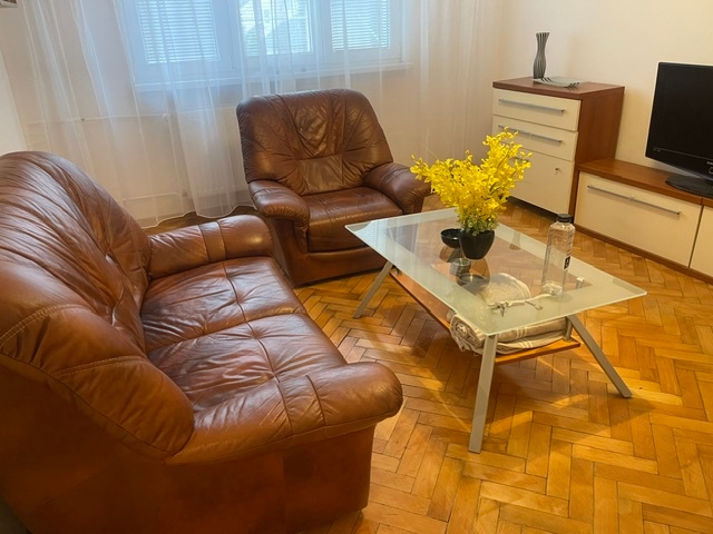 Zariadený 2-izbový byt na predaj - 9