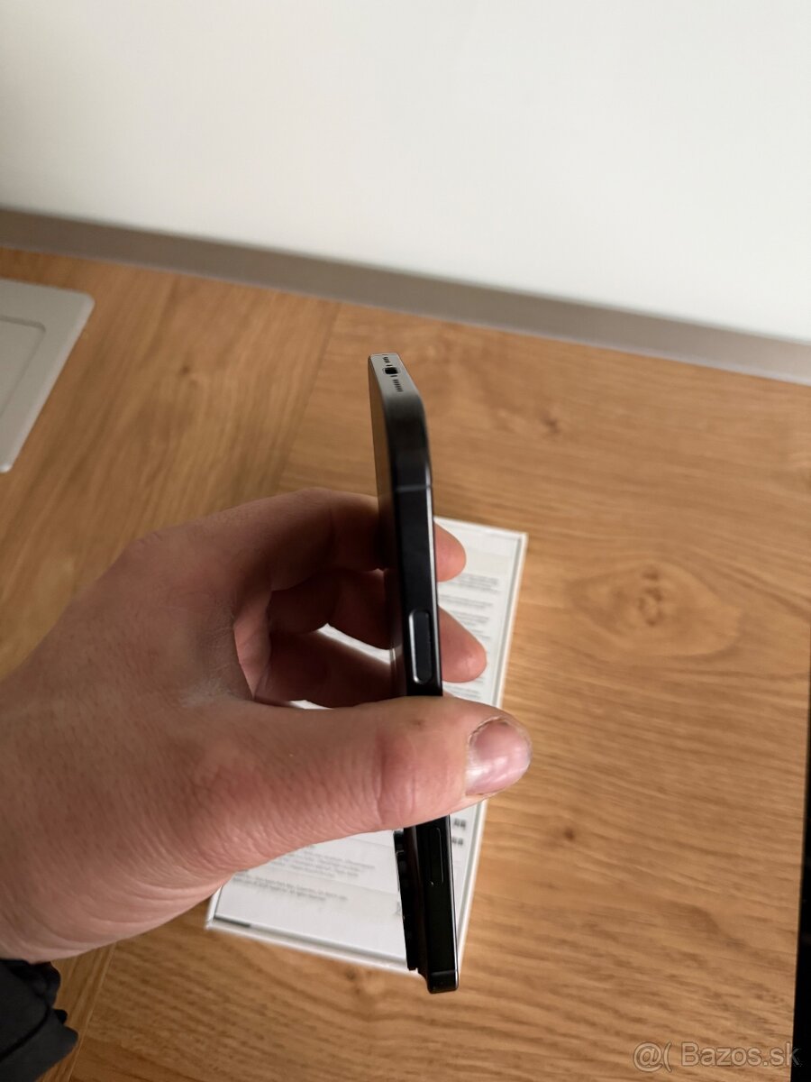 iPhone 16 Pro max 1T - 9