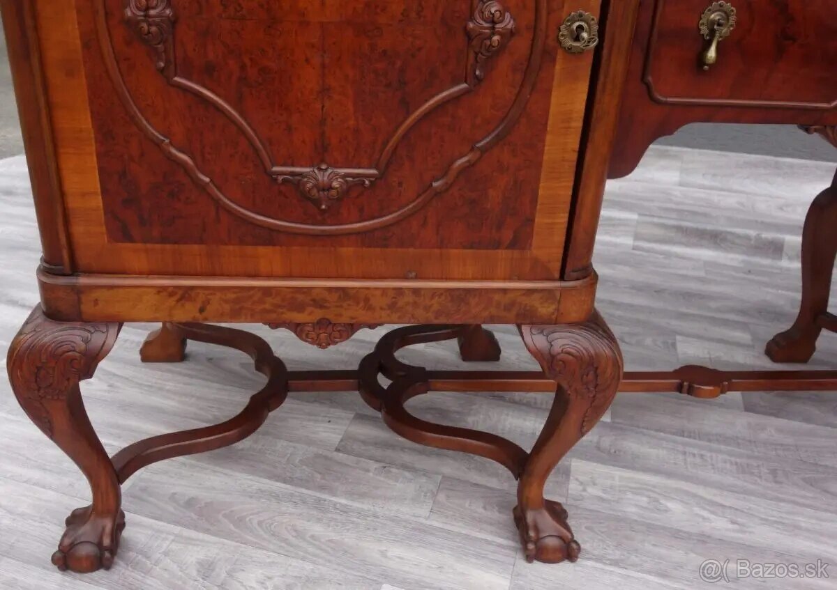 Komoda starožitná vyrezávaná . - 9