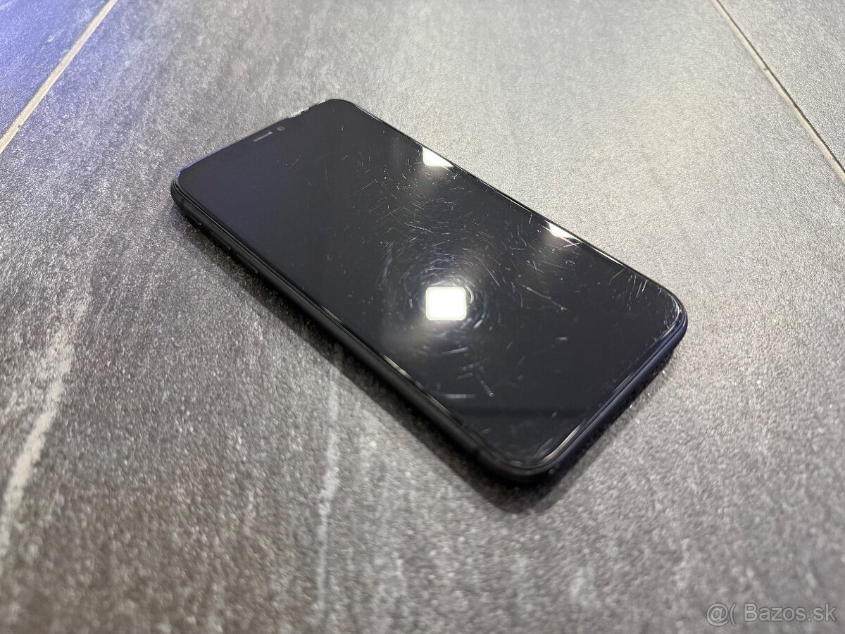 Apple iPhone 11 64 GB Black - 9