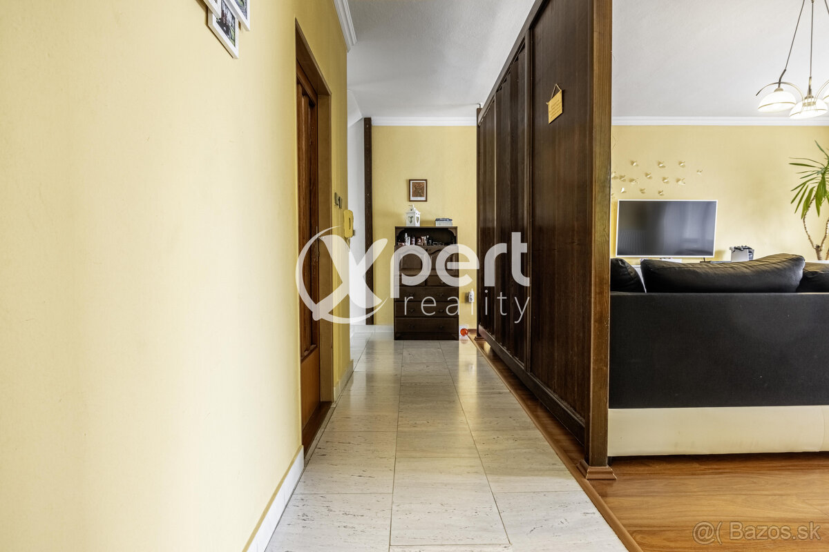 ZNÍŽENÁ CENA.NA PREDAJ RODINNÝ DOM S GARÁŽOU A ZÁHRADOU - 9