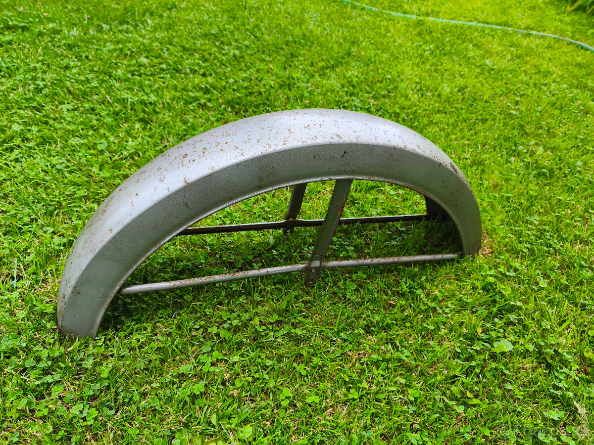 Přední blatník ČZ 175/477, 125/476 - ULOŽENKA - 9