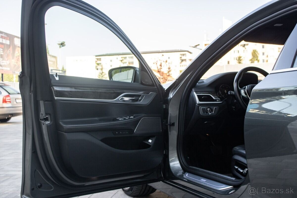 BMW Rad 7 740d xDrive / 235kW / A8 / 2018 - 9