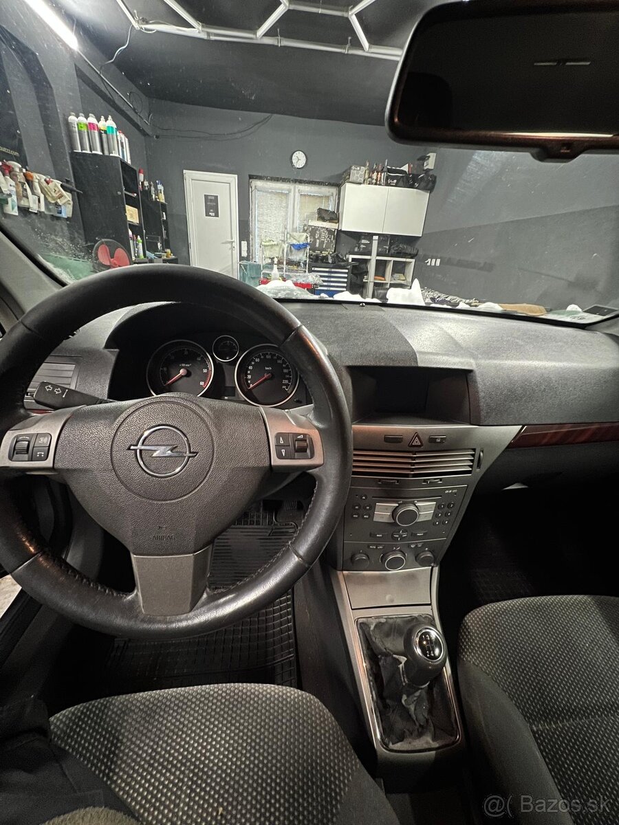 Predám Opel Astra H - 9