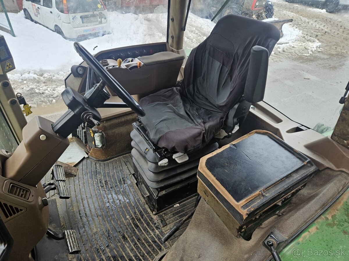 John Deere 8200 - 9