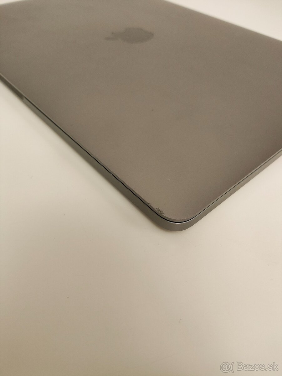 MacBook Pro 13.3 2020 | i5 • 8GB • 256GB SSD - 9