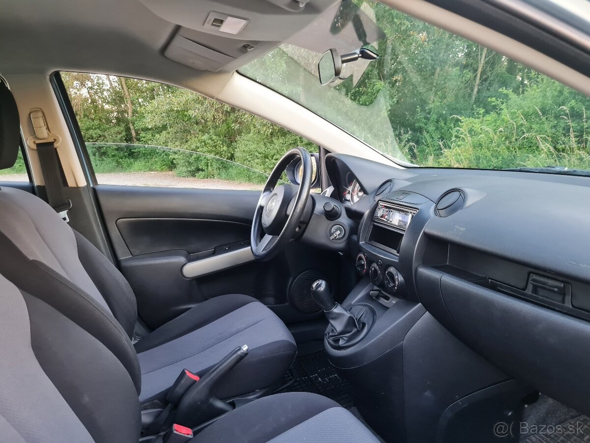 Mazda 2 ... 1,3 16v ...124xxx km - 9