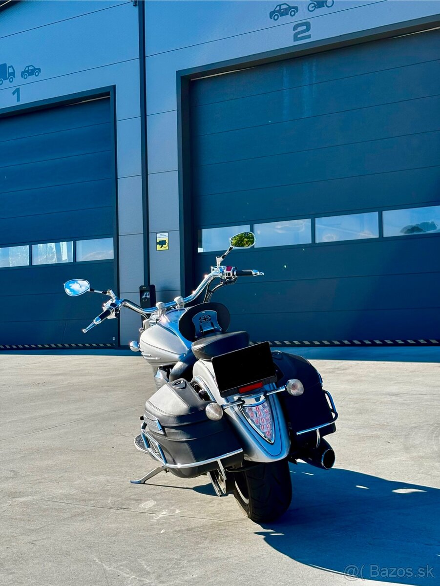 YAMAHA XV 1900 Stratoliner - 9