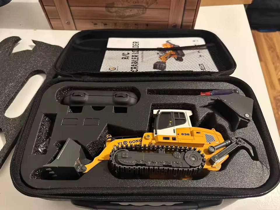 RC pásový nakladač LR636 - 9