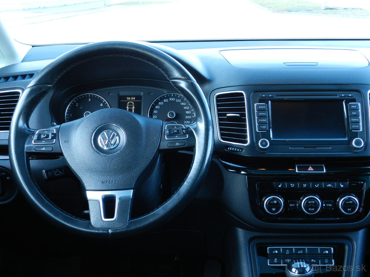 VW Sharan 2.0 TDI Highline 4MOTION 7miest Panorama Webasto - 9