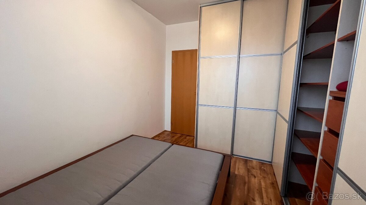 slnečný 2 izbový byt - voľný IHNEĎ - 9