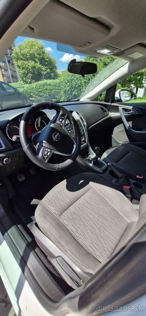 Opel Astra J 1.4 74kw - 9