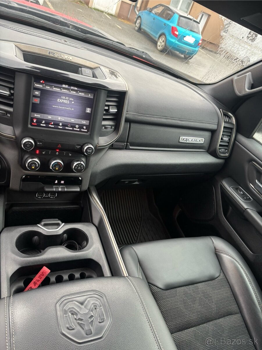 Dodge Ram 1500 REBEL - 9
