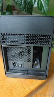 Razer Core X - 9