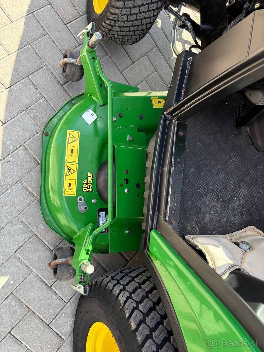 John Deere 1026R - 9
