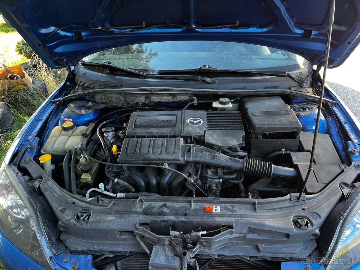 Mazda 3 v celku na náhradné diely - 9