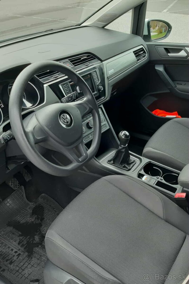 VW Touran 1.6 TDI - 9