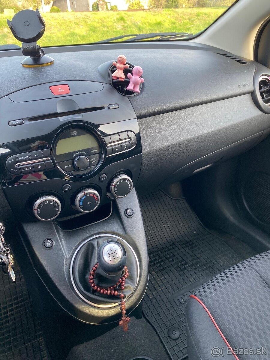 Mazda 2 TOP STAV, 75 000 km, STK platné do 08/2027 - 9