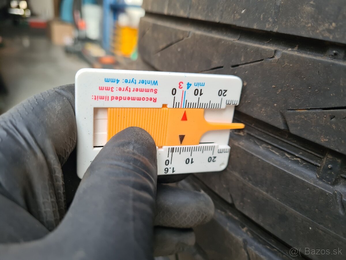 4x letné pneu 235/40R19 - 9