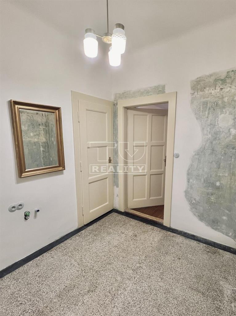 Na predaj 2-izbový apartmán v centre Banskej Štiavnice - 9