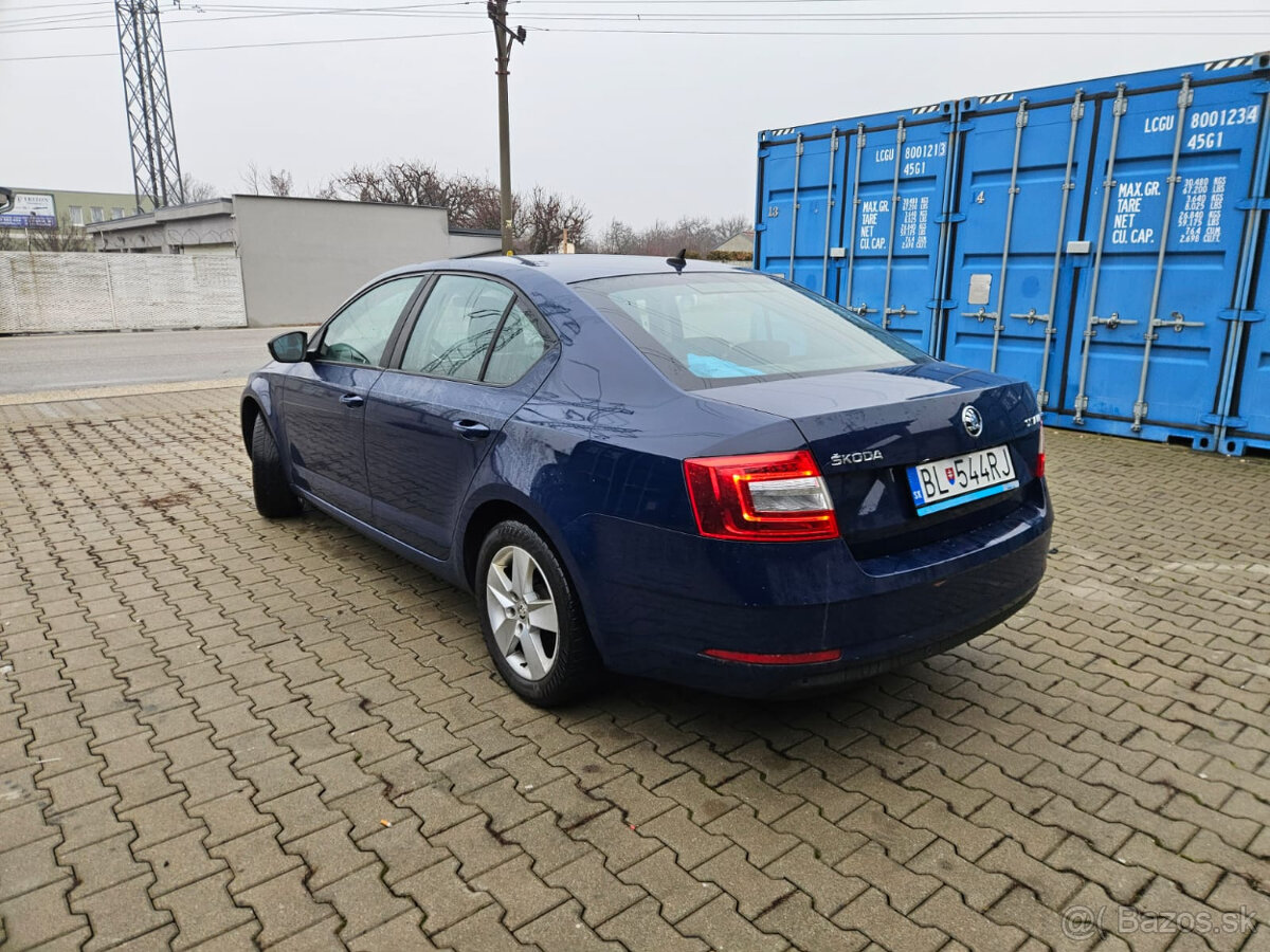 Škoda Octavia 1.6 TDI Style modrá - 9