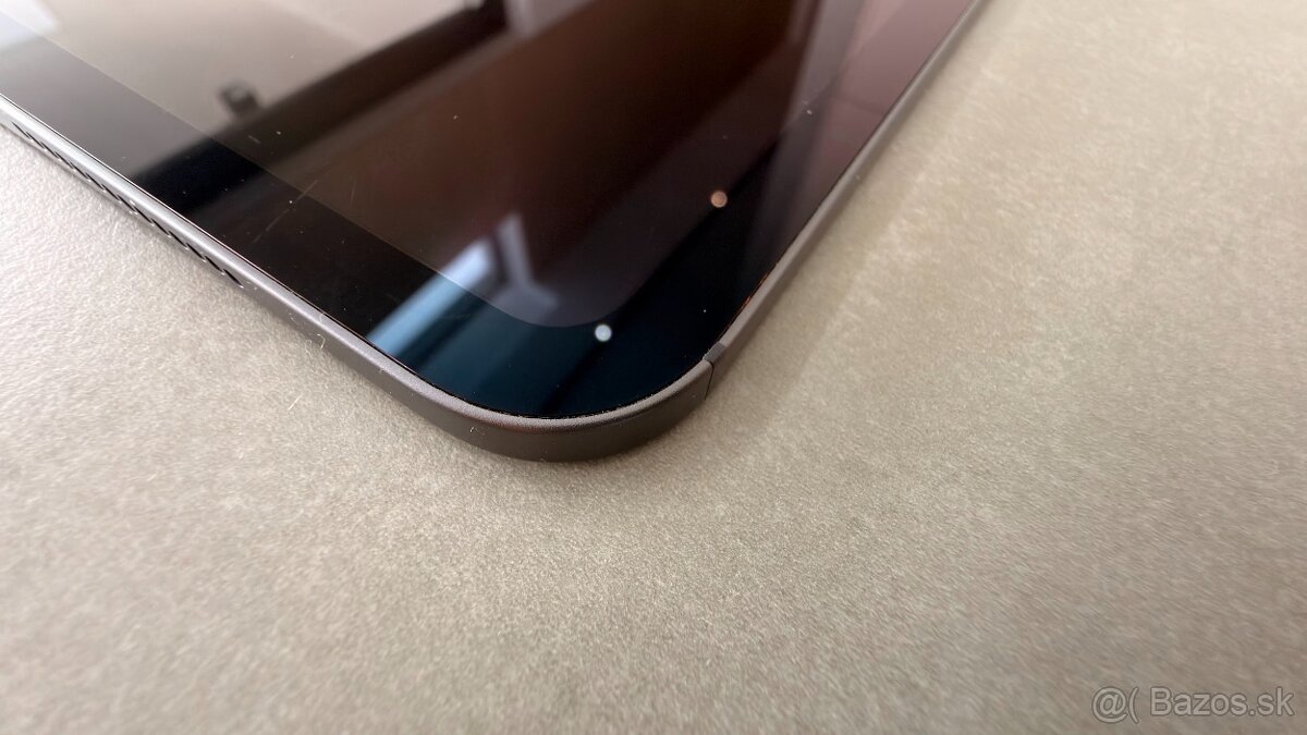 Predám Ipad Pro M4, 256GB + Magic Keyboard - 9