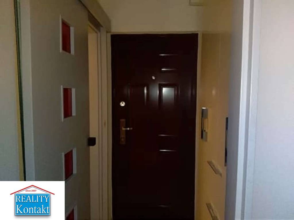 Ponúkame na prenájom 1-izbový byt v N. Zámkoch - 9