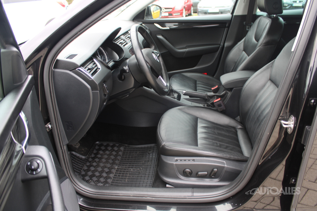 Škoda Octavia Combi 1,4 TGi 81 kW - 9