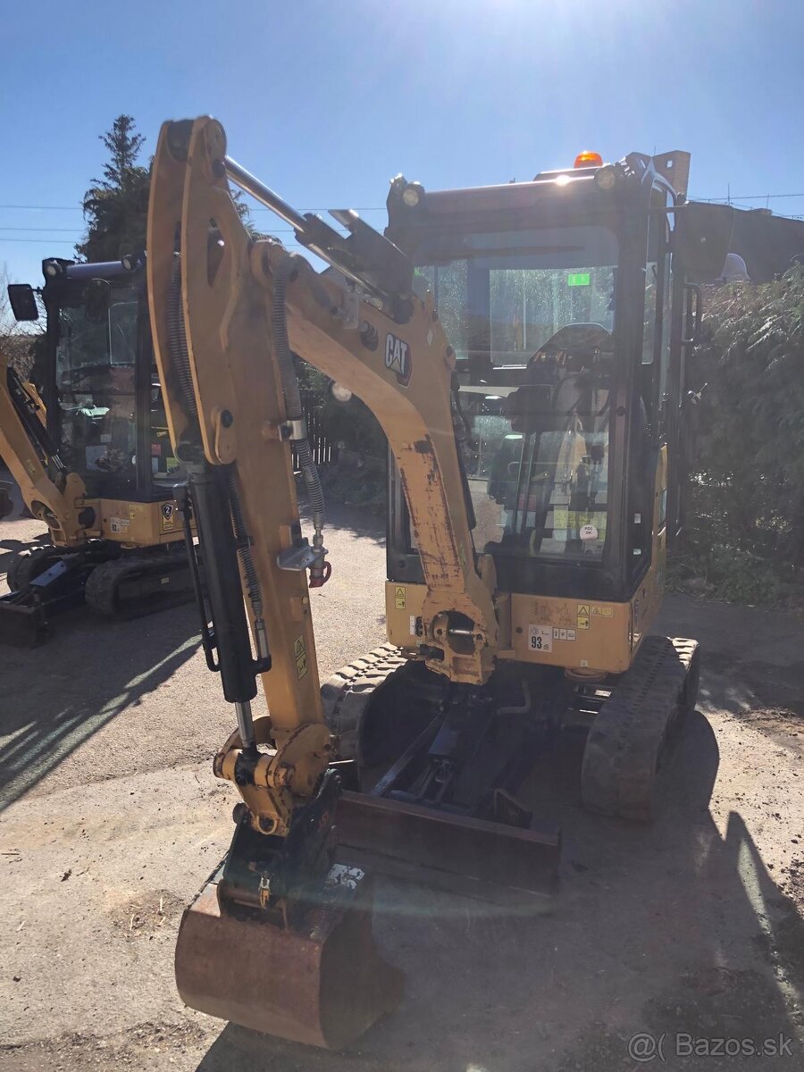Caterpillar CAT 301.6 - 9