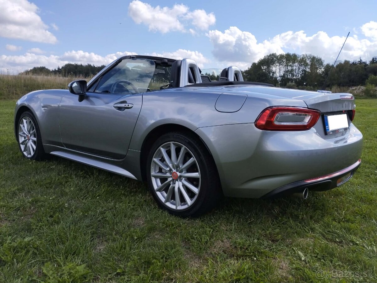 Fiat 124 Spider Kabriolet - 9