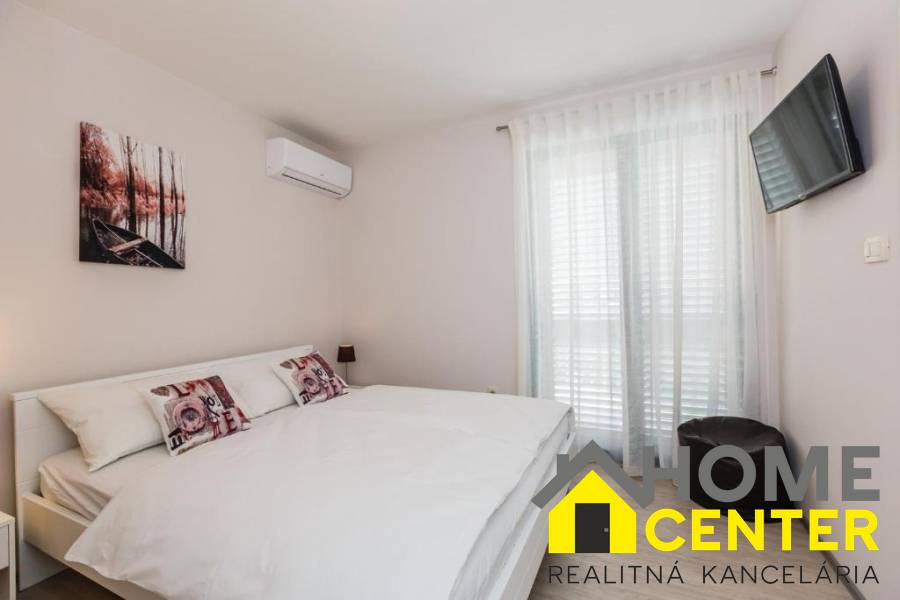 Nádherný dom /420 m²/ s bazénom a výhľadom na more, Dalmátsk - 9