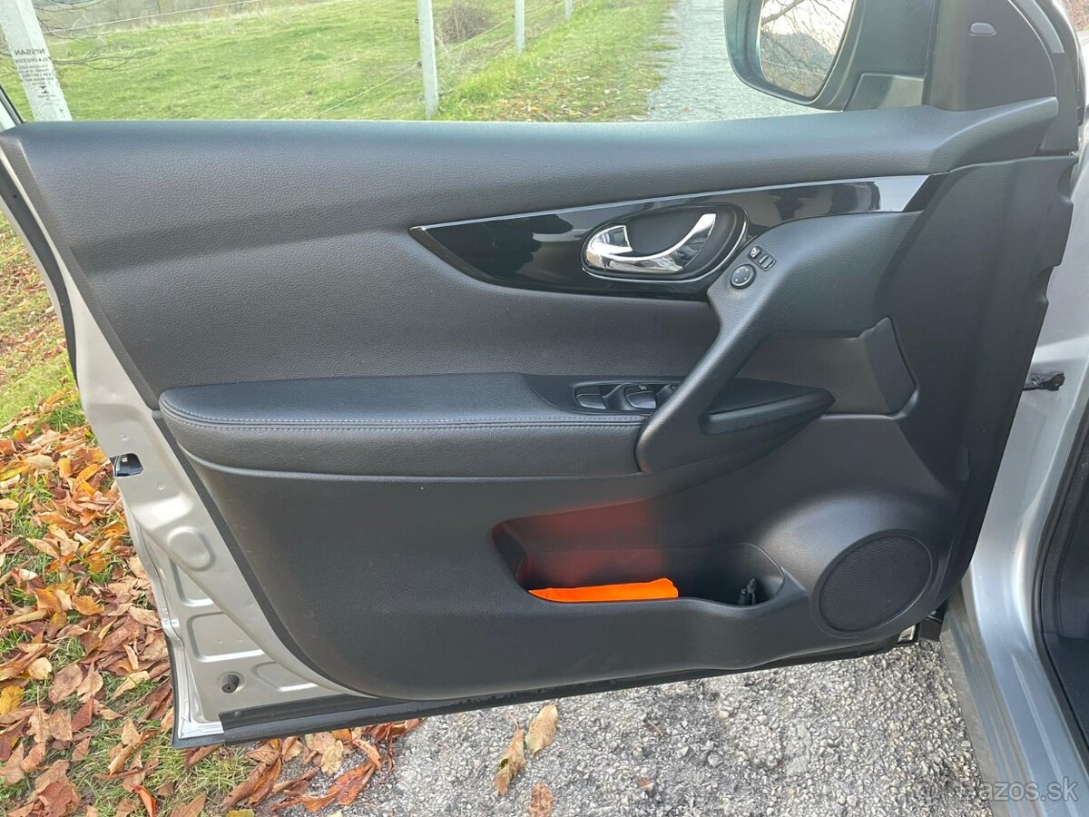 Nissan Qashqai 1.5 dCi 81 kW Tekna - GARÁŽOVANÉ - 9
