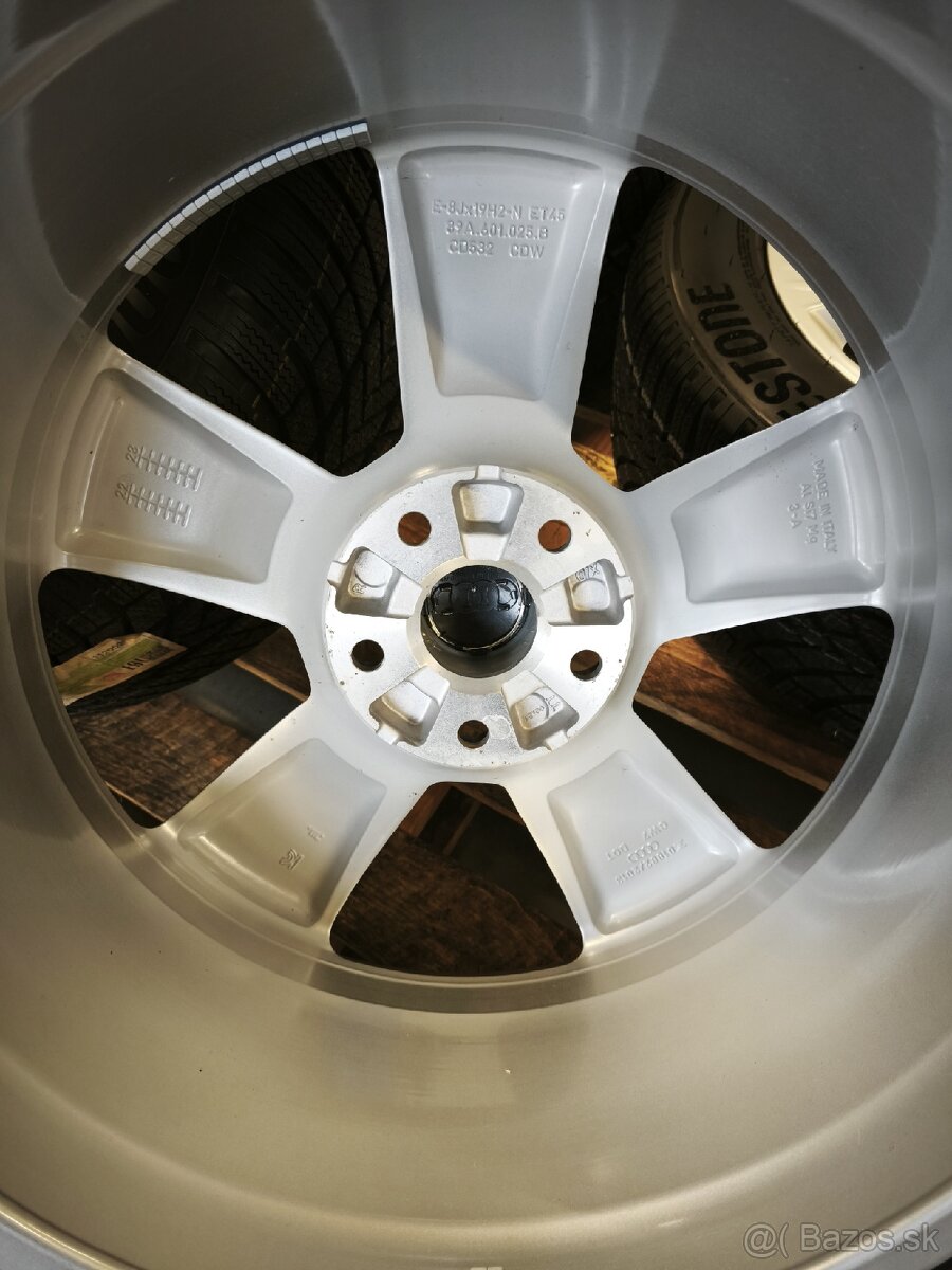 AUDI Q4 E-TRON/ENYAQ/ID4/R19/ALU/PNEU - 9