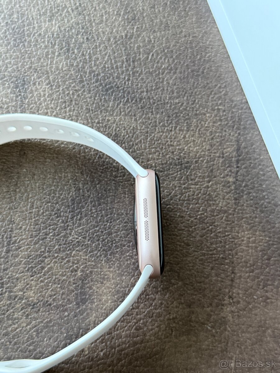 Apple Watch Series 10 42mm - 9