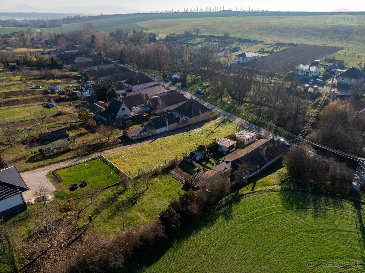 Predaj stavebný pozemok 638m2 Nové Sady časť Kotrbál - 9