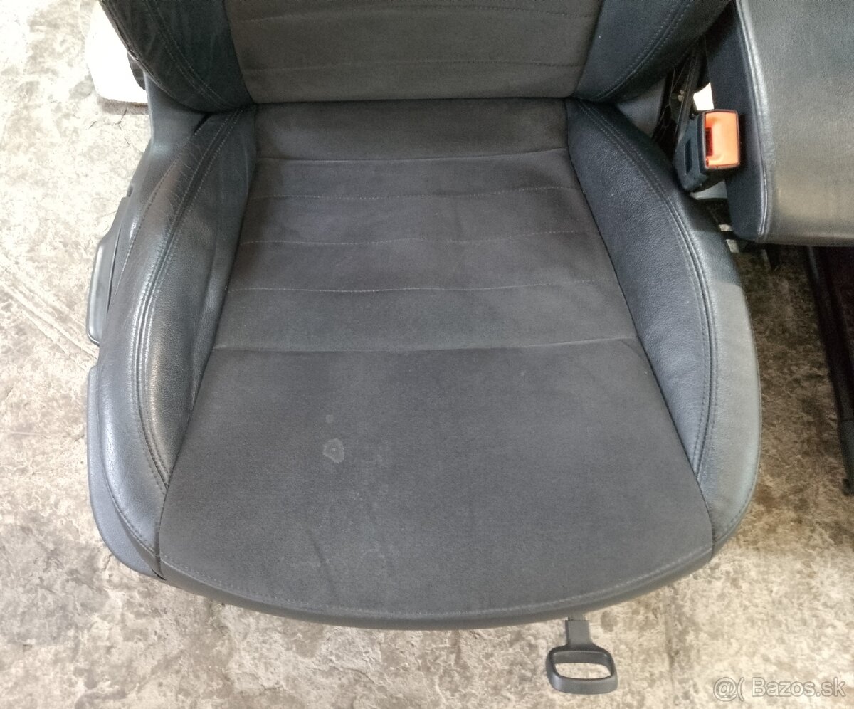 sedačky Octavia 3 - čierna ALCANTARA - 9