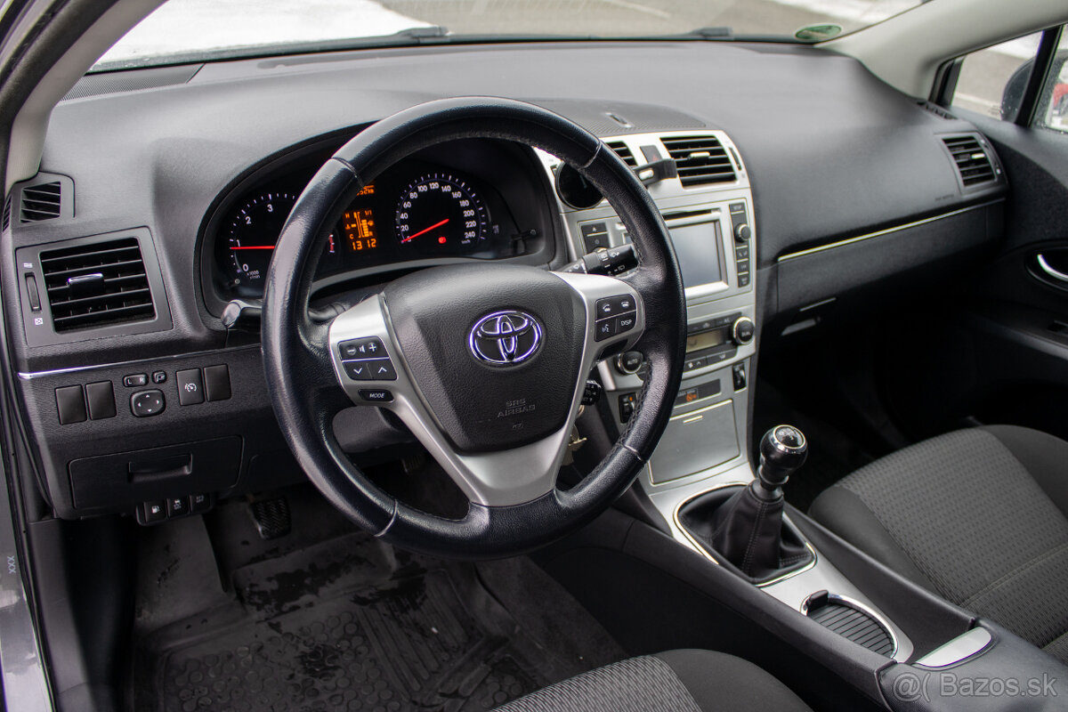 Toyota Avensis Combi 91 kW - 9