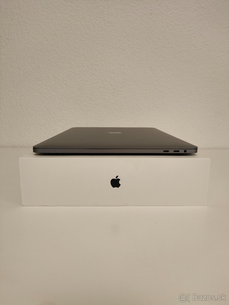 MacBook Pro 15 2017 | i7 • 16GB • 1TB SSD - 9