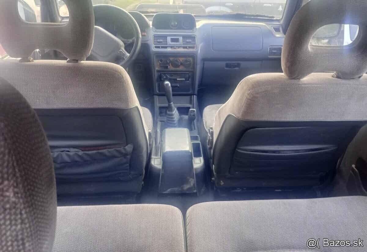 Mitsubishi Pajero 2.5 - 9