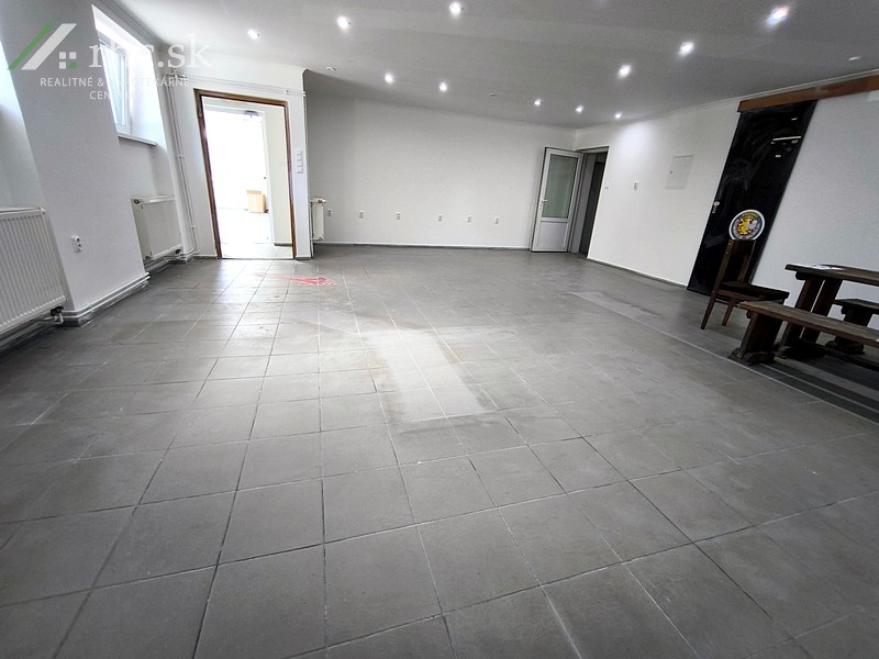 PRENÁJOM KANCELÁRIE, OBCHODNÉ A SKLADOVÉ PRIESTORY S PRIVÁTN - 9