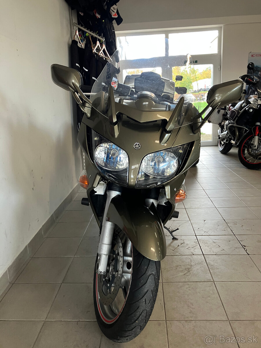Yamaha FJR 1300 - 9