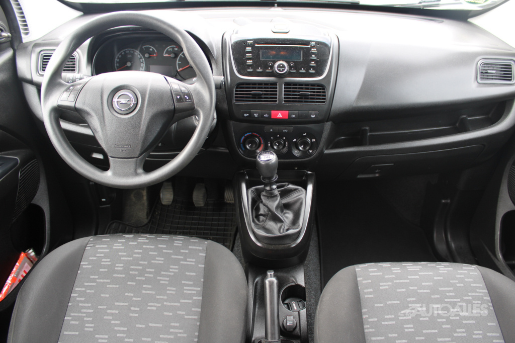 Opel Combo 1,6 CDTi 77 kW SELECTION - 9