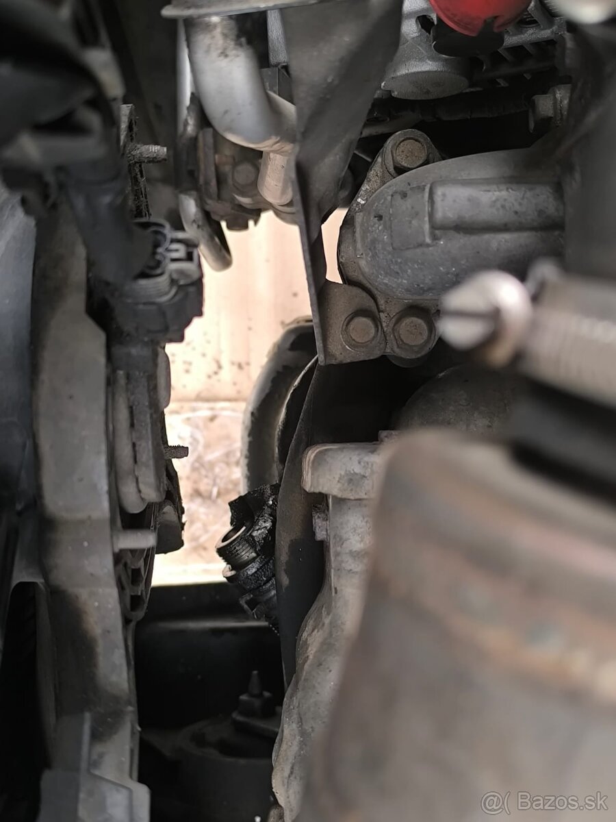 Predám Nissan Xtrail T30 - 9