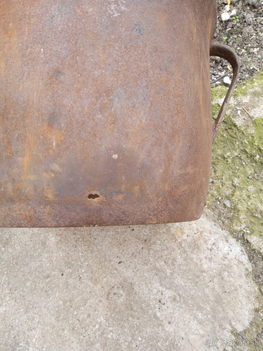 Staré liatinové hrnce - 9