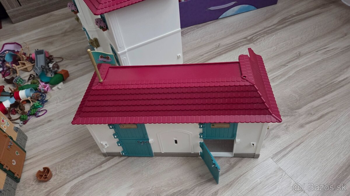 Schleich kone, stajne, dom - 9