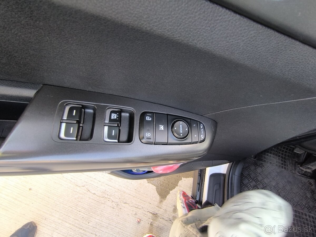 Kia Sportage 1.7 Crdi - 9