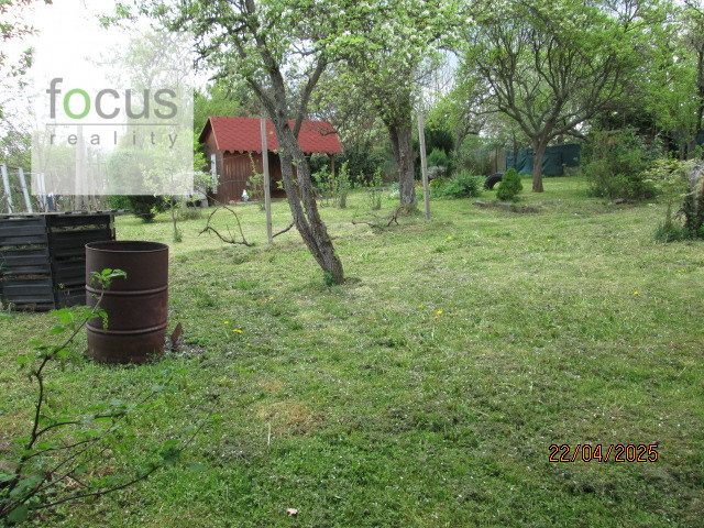 Predám väčšiu záhradku 585 m2 - oplotené, privát vchod - 9