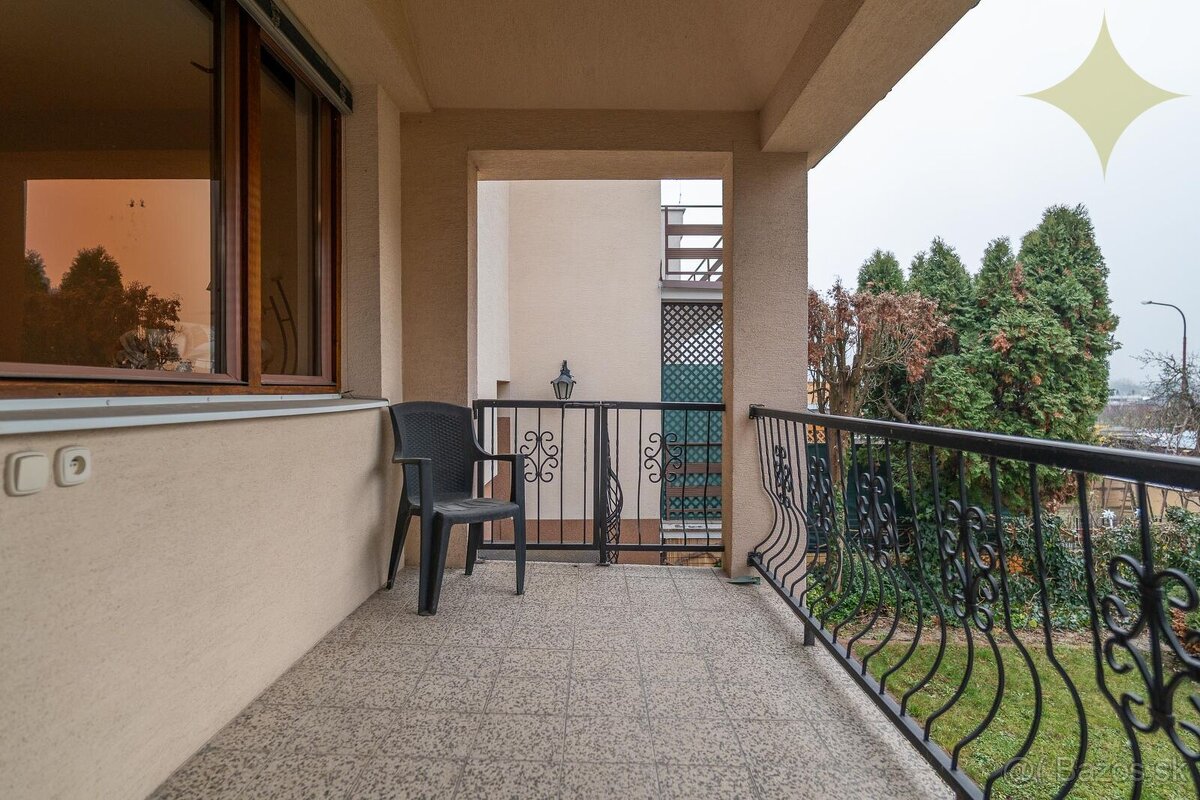 Na predaj viacúčelový 8-izbový rodinný dom – Šimonovany - 9