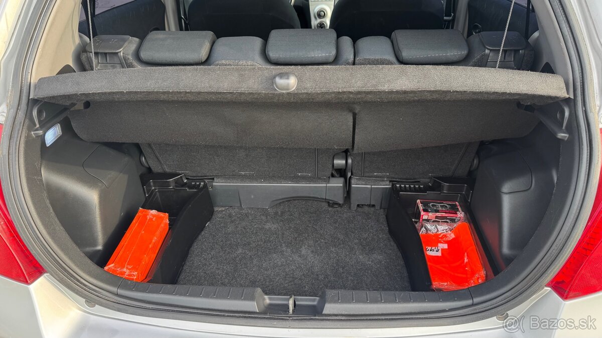 Toyota yaris 1,4 D Limited edition - 9