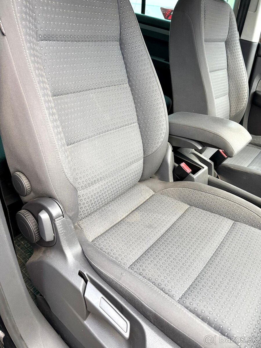 VW TOURANPredám 7. miestny Volkswagen Touran, 2.0.tdi, 103 k - 9